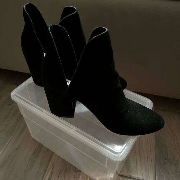 Steve Madden Rookie Heeled Bootie - Picture 2 of 6